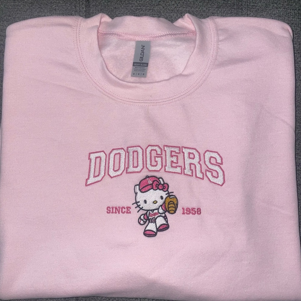 DODGERS CREW NECK EMBROIDERED HELLO KITTY *NEW*** SIZE MEDIUM